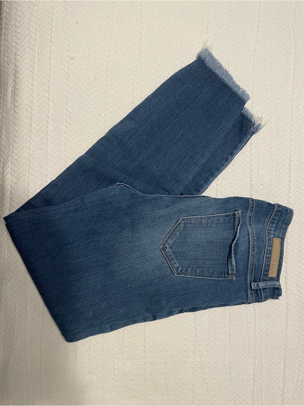 Cello Skinny Frayed Hem Jeans in Mid Blue size 9